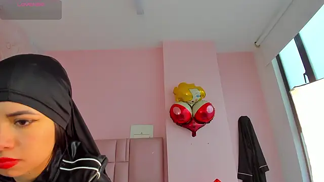 soyzarahtorres online show from 09-27-25, 04:35