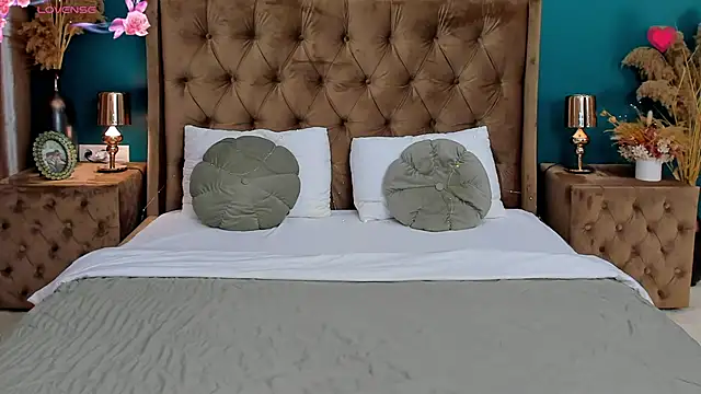 CalyMoon online show from 04-01-26, 12:17