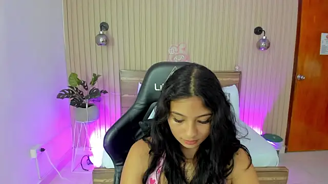 Snapshot of melody_flowers chatting on 03-07-25, 03:28 melody flowers online show from 03-07-25, 03:28