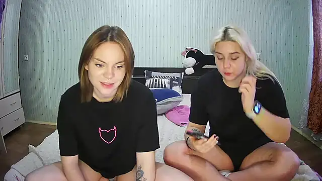 ChrisGirls online show from 03-18-25, 12:28