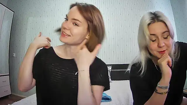 ChrisGirls online show from 02-07-25, 12:17