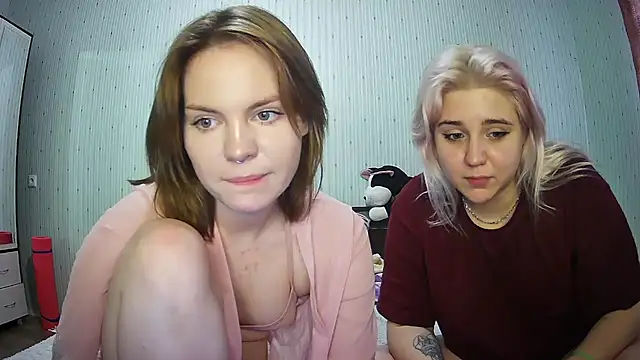 ChrisGirls online show from 02-21-25, 03:21