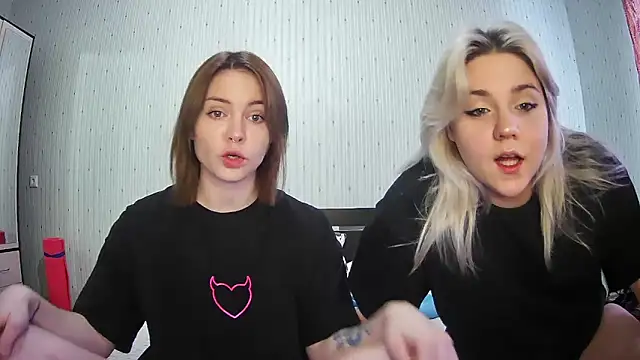 ChrisGirls online show from 02-06-25, 12:04