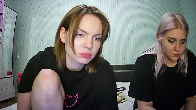 ChrisGirls online show from 02-19-25, 04:55