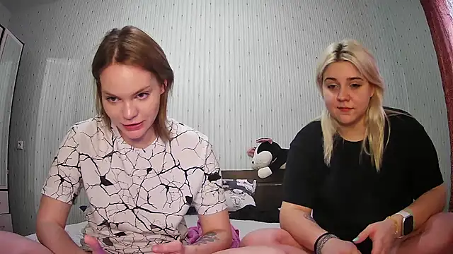 ChrisGirls online show from 03-21-25, 04:07