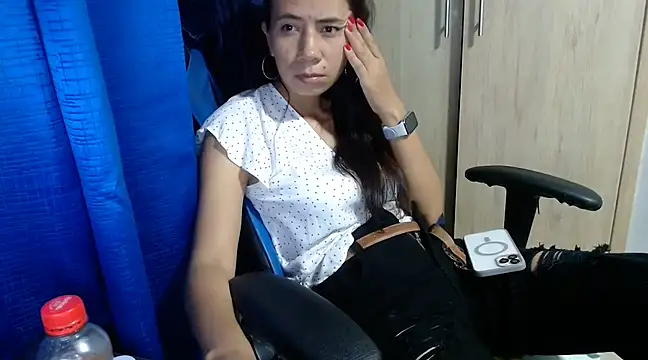 Snapshot of Erotic_latina chatting on 03-23-25, 12:04 Erotic latina online show from 03-23-25, 12:04