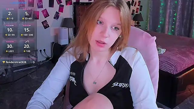 Snapshot of KarambaMoon chatting on 07-17-26, 09:01 KarambaMoon online show from 07-17-26, 09:01