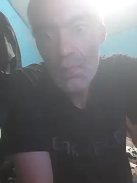 hugosafado333 online show from 09-18-25, 03:20
