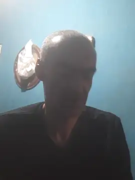 hugosafado333 online show from 10-16-25, 05:38