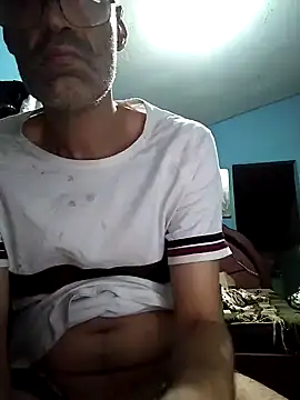 hugosafado333 online show from 02-09-25, 06:01