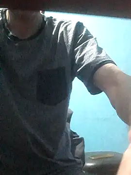 hugosafado333 online show from 10-04-25, 04:25