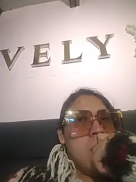 kimCosseyy online show from 06-17-26, 02:00