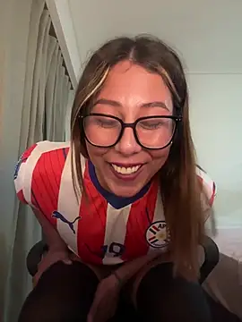 Snapshot of Yerucita chatting on 05-18-26, 04:07 Yerucita online show from 05-18-26, 04:07
