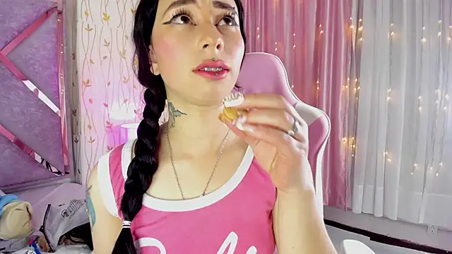 hanna  azumi online show from 03-03-25, 08:19