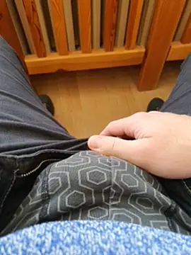 Kiwiass online show from 12-04-24, 01:47