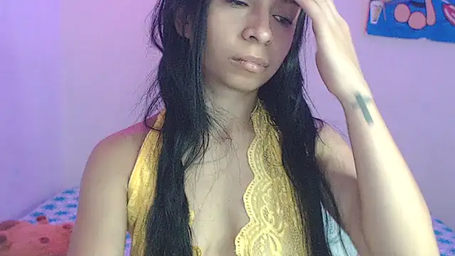 Snapshot of jhoanitahot chatting on 07-15-26, 01:01 jhoanitahot online show from 07-15-26, 01:01