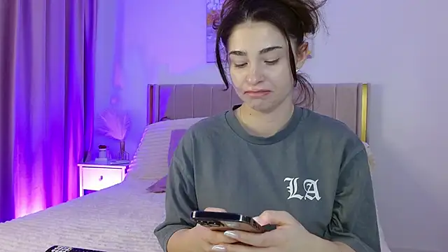 GraceCarther online show from 11-26-25, 06:41