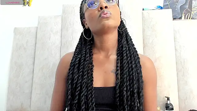 ShainaLyn online show from 11-15-25, 08:13