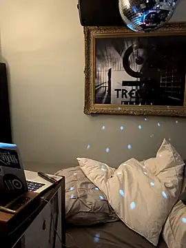 Snapshot of pillepallex84x chatting on 10-11-25, 03:29 pillepallex84x online show from 10-11-25, 03:29