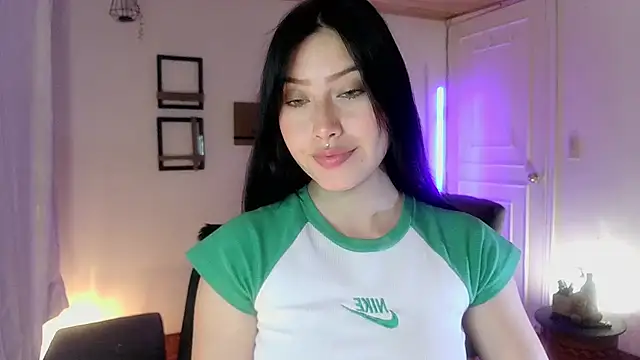 Emilyswan04 online show from 02-17-25, 11:33