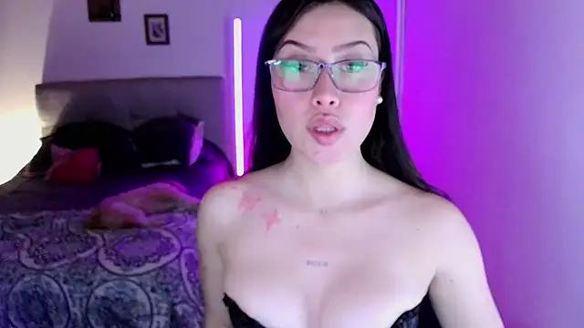 Emilyswan04 online show from 10-07-25, 12:00