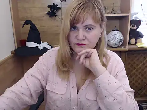 DaniellaKiss online show from 11-23-25, 09:08