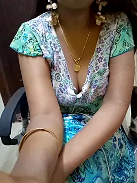 Snapshot of Roja-Telugu777 chatting on 03-21-25, 03:02 Roja-Telugu777 online show from 03-21-25, 03:02