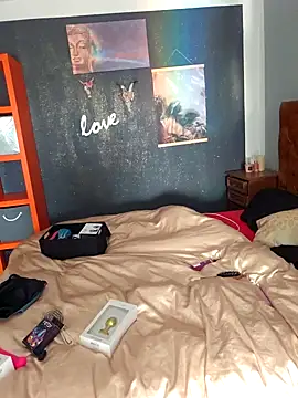 Snapshot of Karamell-Mieze chatting on 10-30-25, 08:45 Karamell-Mieze online show from 10-30-25, 08:45