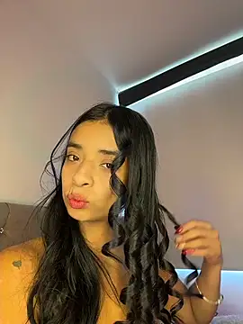 Laura fernandezII online show from 12-18-25, 09:07