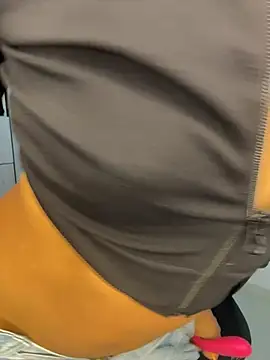 Laura fernandezII online show from 02-18-26, 08:05