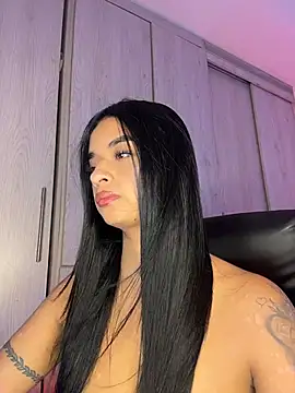 Laura fernandezII online show from 12-15-25, 10:15