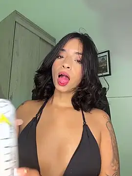 Laura fernandezII online show from 03-18-26, 02:37