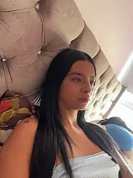 Laura fernandezII online show from 11-29-25, 04:51