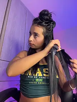 Laura fernandezII online show from 11-19-25, 02:55