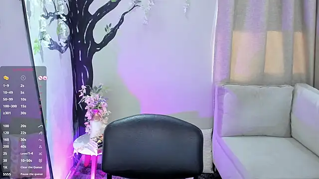 LenaRuiz  online show from 09-24-25, 12:00