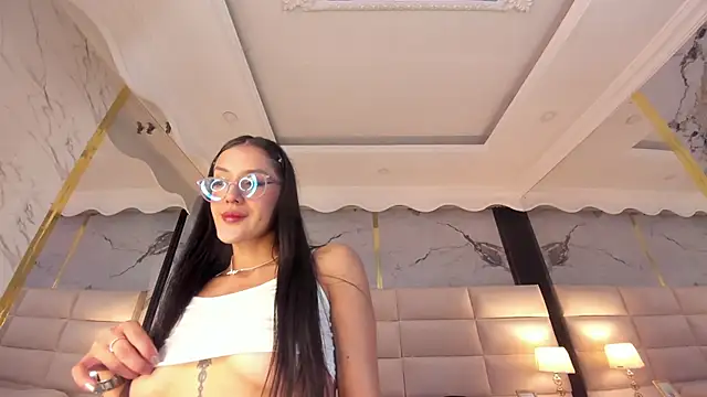 Princess Violett online show from 10-30-25, 02:47