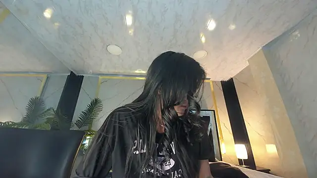 Snapshot of Princess_Violett chatting on 09-10-25, 02:38 Princess Violett online show from 09-10-25, 02:38