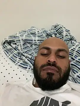 islandvybee55 online show from 03-01-25, 06:03