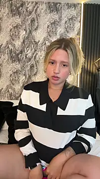 MiaPetit  online show from 10-26-25, 12:11