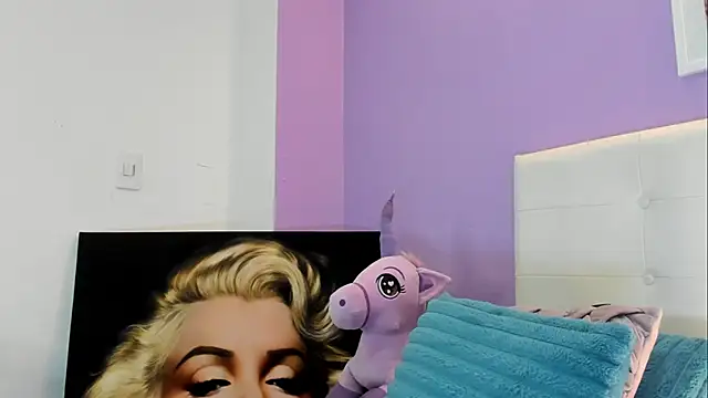 Charlotte11-11 online show from 04-15-26, 03:49