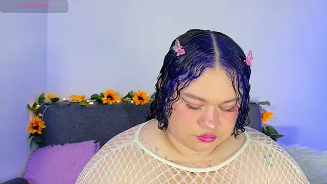 lunitaa0 online show from 03-24-26, 04:12