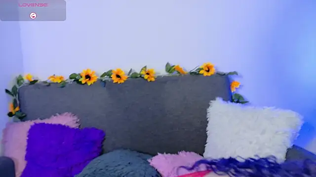 lunitaa0 online show from 03-21-26, 03:52