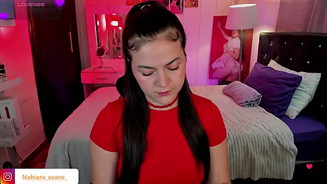 Snapshot of NahiaraEvans_ chatting on 10-11-25, 05:19 NahiaraEvans  online show from 10-11-25, 05:19