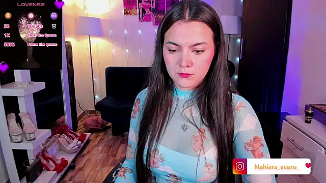 NahiaraEvans  online show from 07-12-26, 11:11