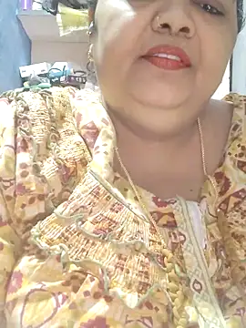 Snapshot of tamilthanushri chatting on 05-12-26, 08:00 tamilthanushri online show from 05-12-26, 08:00