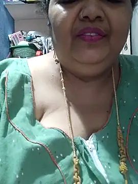 Snapshot of tamilthanushri chatting on 04-23-26, 06:20 tamilthanushri online show from 04-23-26, 06:20