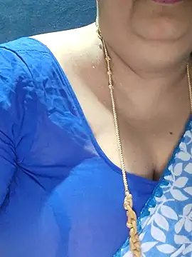 Snapshot of tamilthanushri chatting on 04-23-26, 07:26 tamilthanushri online show from 04-23-26, 07:26