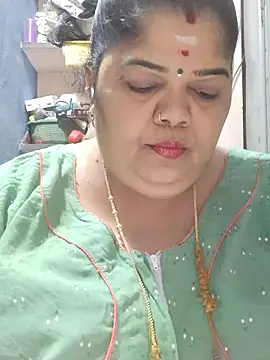 Snapshot of tamilthanushri chatting on 05-14-26, 06:10 tamilthanushri online show from 05-14-26, 06:10