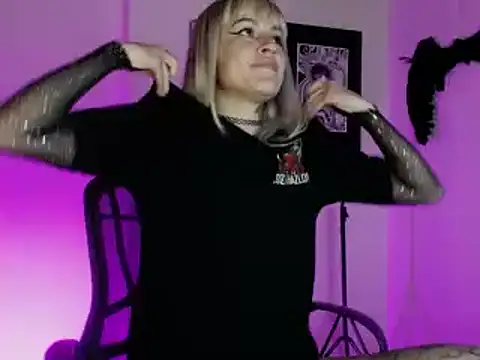 Snapshot of kim_jeins11 chatting on 02-05-25, 12:10 kim jeins11 online show from 02-05-25, 12:10