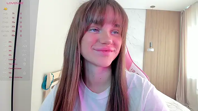 aesthetics  tease online show from 10-20-25, 03:19